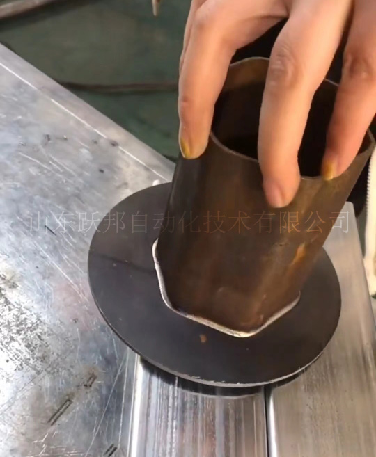 鋼套管